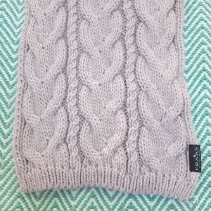 Soft acrylic scarf, NWT
